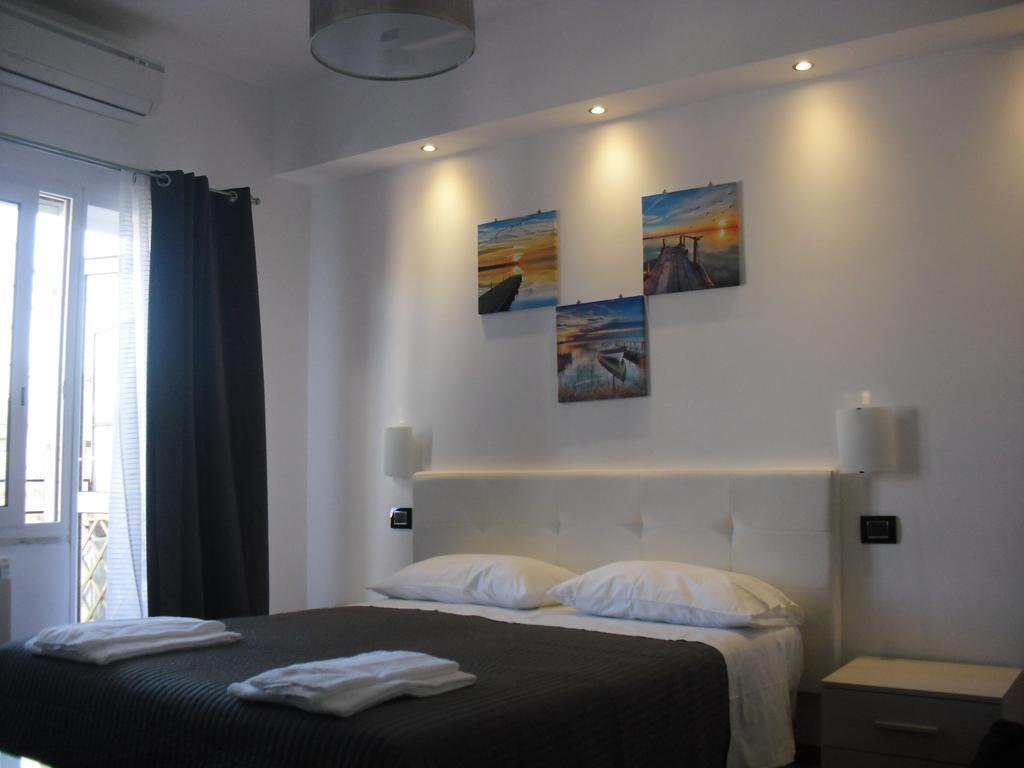 רומא Luce Di Luna Luxury Suites מראה חיצוני תמונה