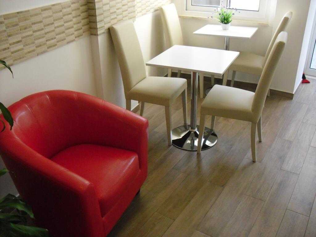 רומא Luce Di Luna Luxury Suites מראה חיצוני תמונה