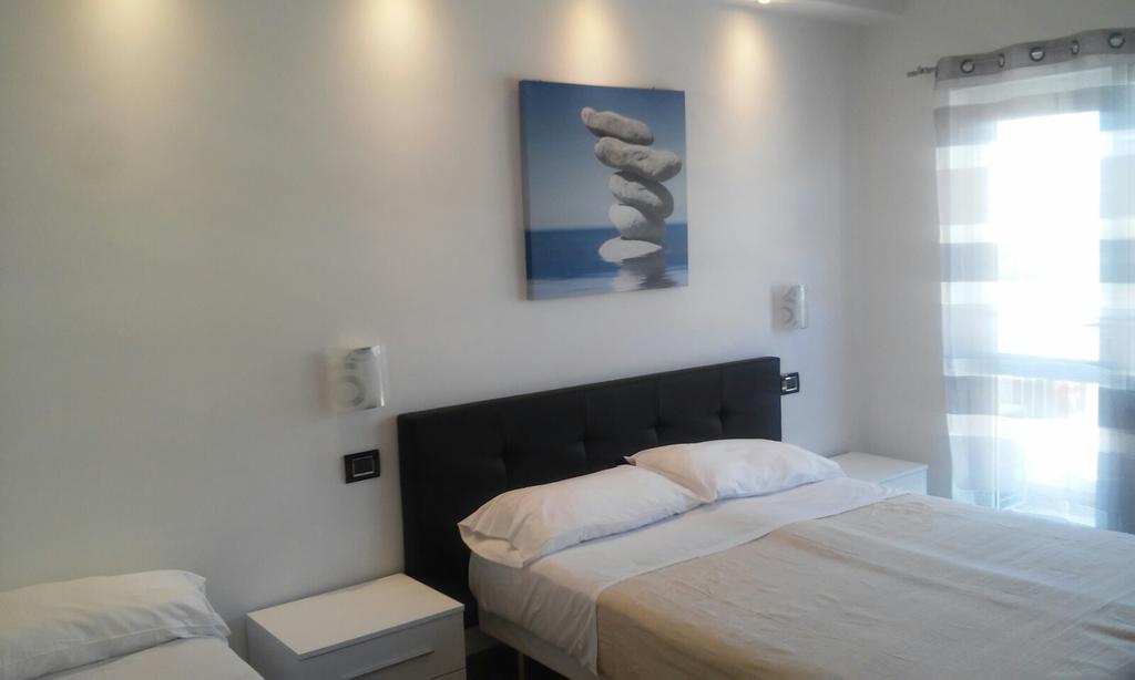 רומא Luce Di Luna Luxury Suites מראה חיצוני תמונה