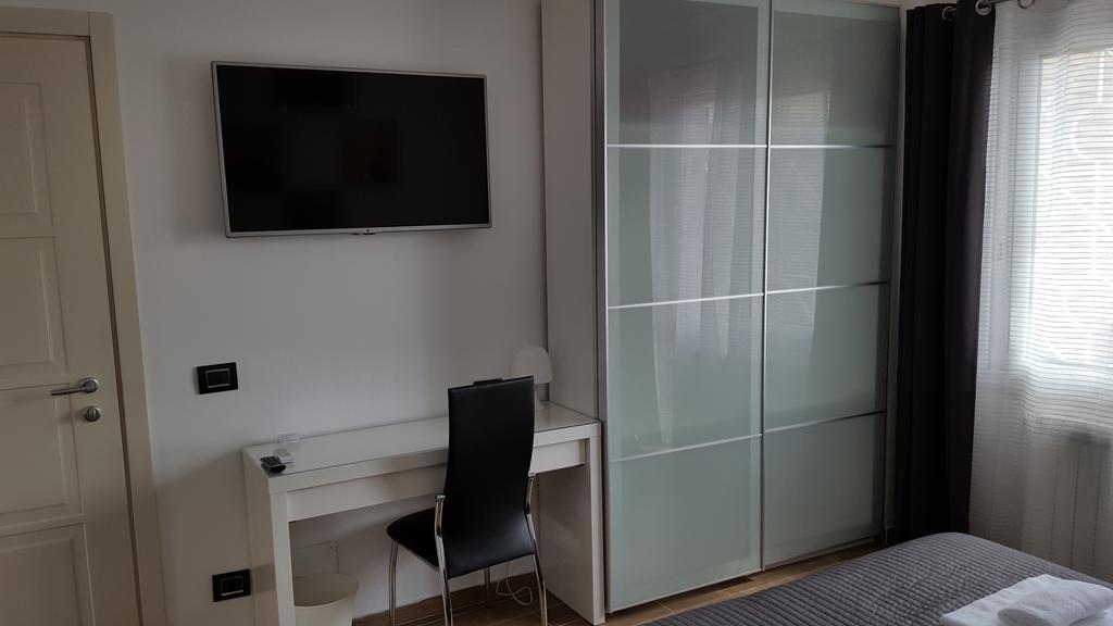 רומא Luce Di Luna Luxury Suites מראה חיצוני תמונה