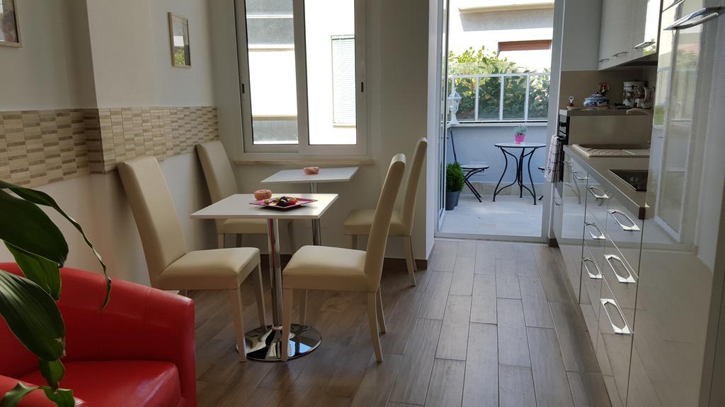 רומא Luce Di Luna Luxury Suites מראה חיצוני תמונה