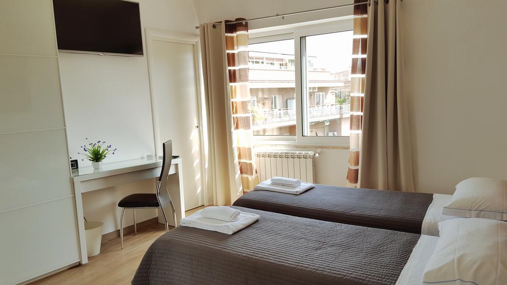 רומא Luce Di Luna Luxury Suites מראה חיצוני תמונה