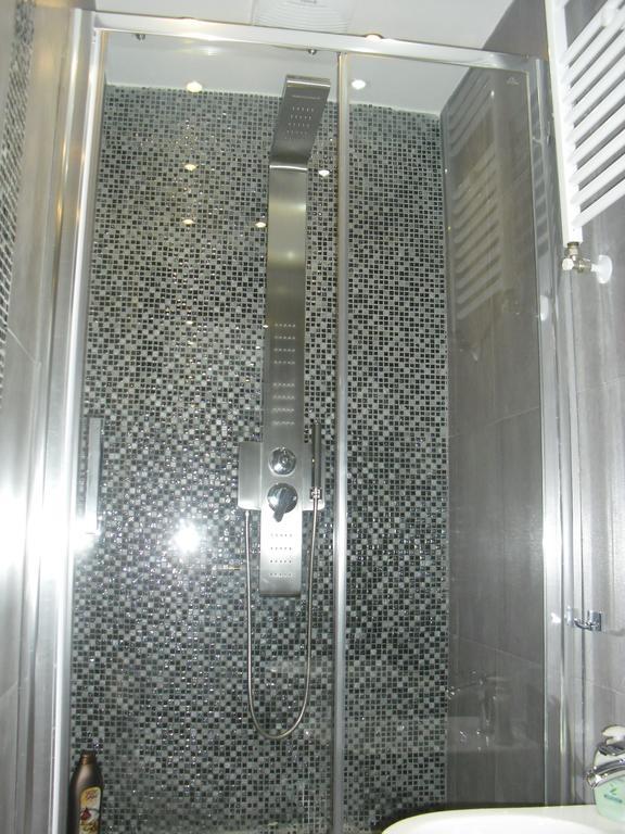 רומא Luce Di Luna Luxury Suites מראה חיצוני תמונה