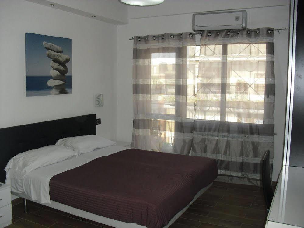 רומא Luce Di Luna Luxury Suites מראה חיצוני תמונה